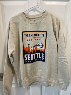 Seattle 'The Emerald City' Crewneck Sweatshirt - Light Gray
